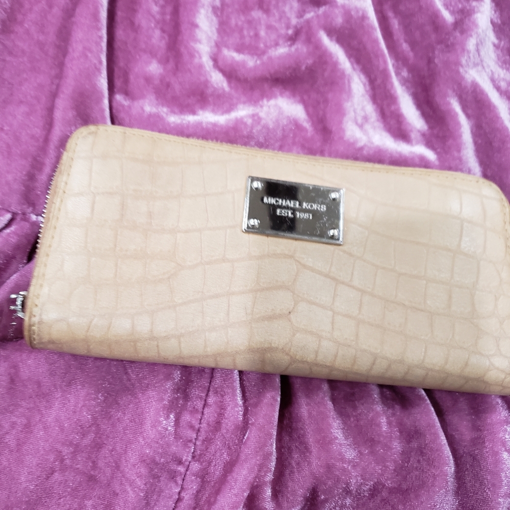 MK ZIP AROUND WALLET